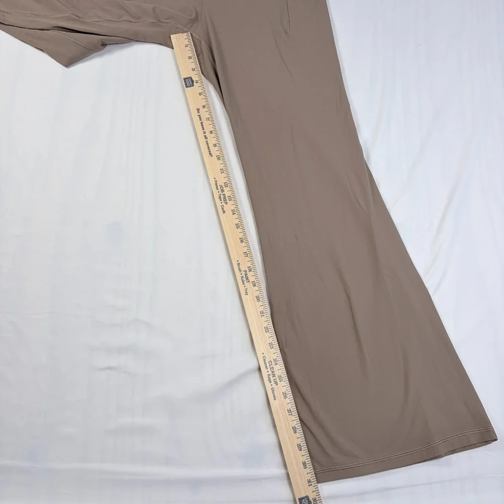 Athleta Women's Salutation Stash Flare Pants Stretch Pockets XL Pyrite Beige - Picture 5 of 6